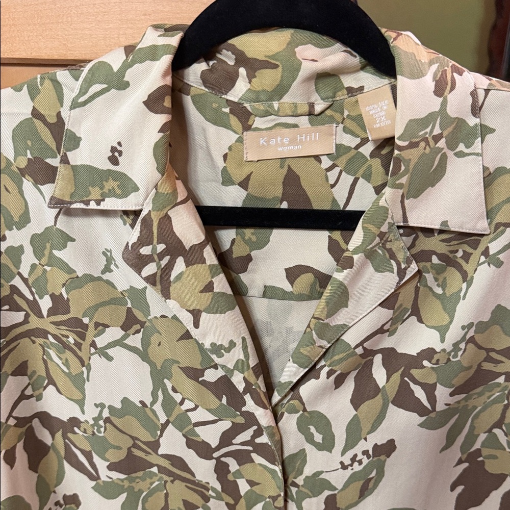 Kate Hill Camouflage silk Button-Down Shirt in Green and Brown